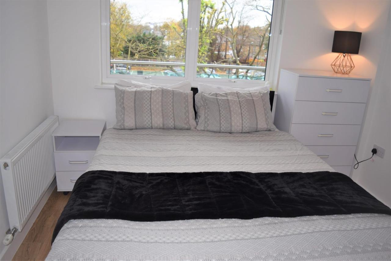 Hamptons Point Leilighet Enfield Eksteriør bilde