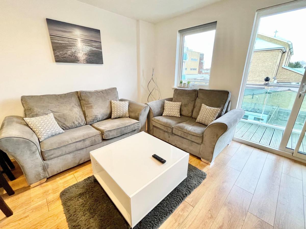 Hamptons Point Leilighet Enfield Eksteriør bilde