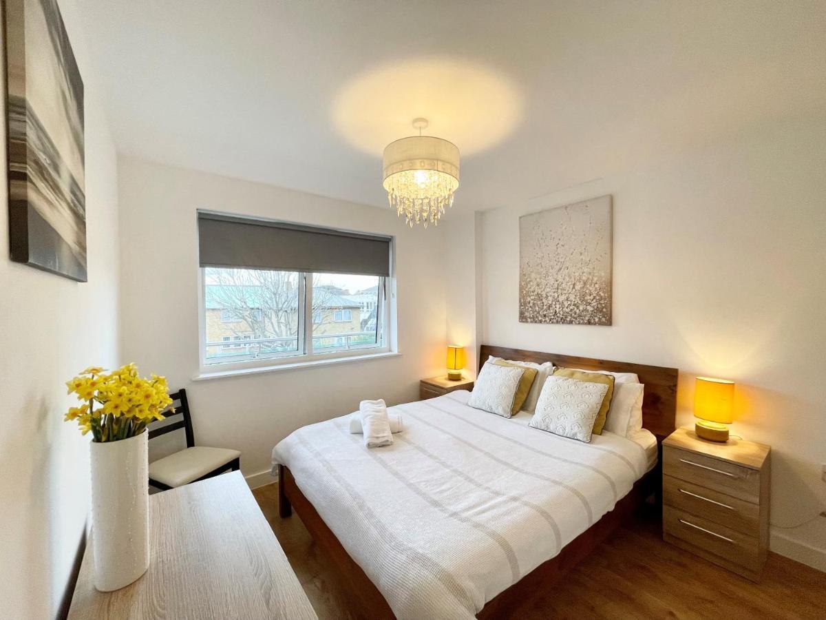 Hamptons Point Leilighet Enfield Eksteriør bilde