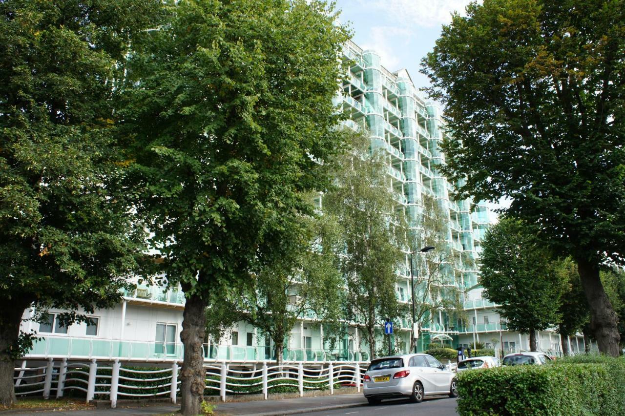Hamptons Point Leilighet Enfield Eksteriør bilde