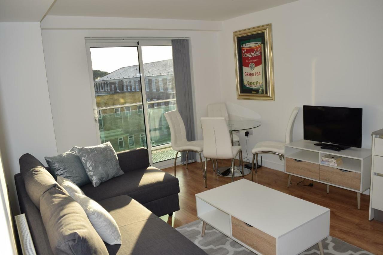 Hamptons Point Leilighet Enfield Eksteriør bilde